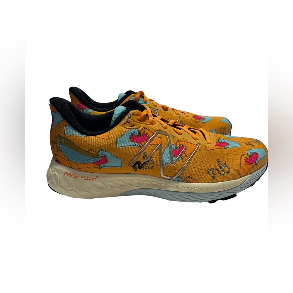 NWOT NEW BALANCE 880 FRESH FOAM X  Heart Hands graphic ❤️/ Size 9 Men’s /Orange - Picture 2 of 7
